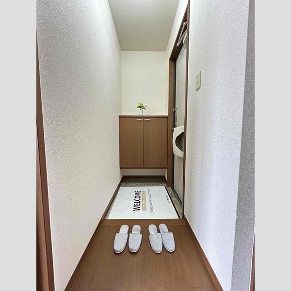 玄関 (201 玄関)