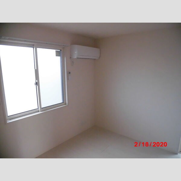 その他 (洋室もエアコン付き)