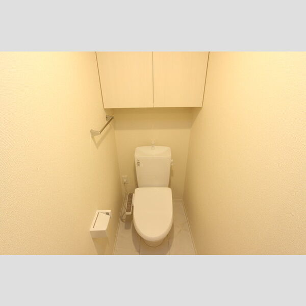 トイレ (201　温水洗浄暖房便座)