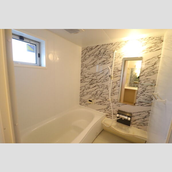 バス (202　浴室)