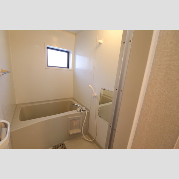 バス (B103　浴室)