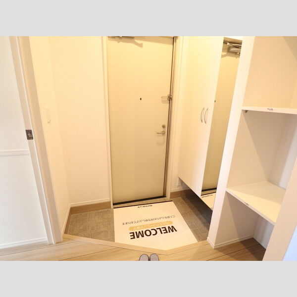 玄関 (101 玄関)