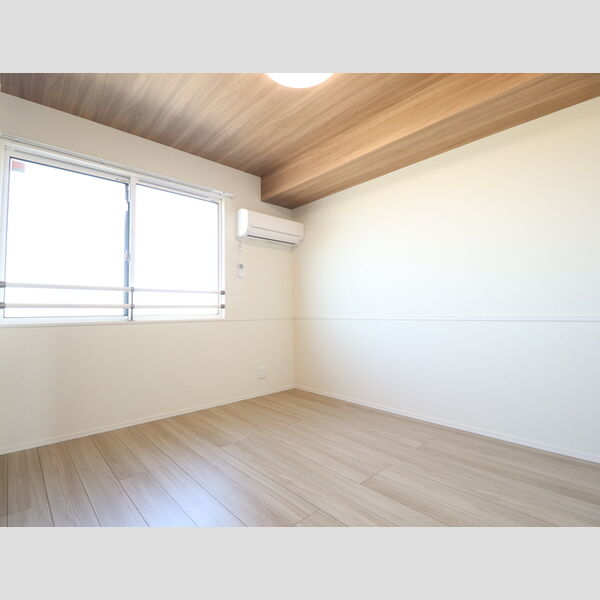 その他 (303 洋室)