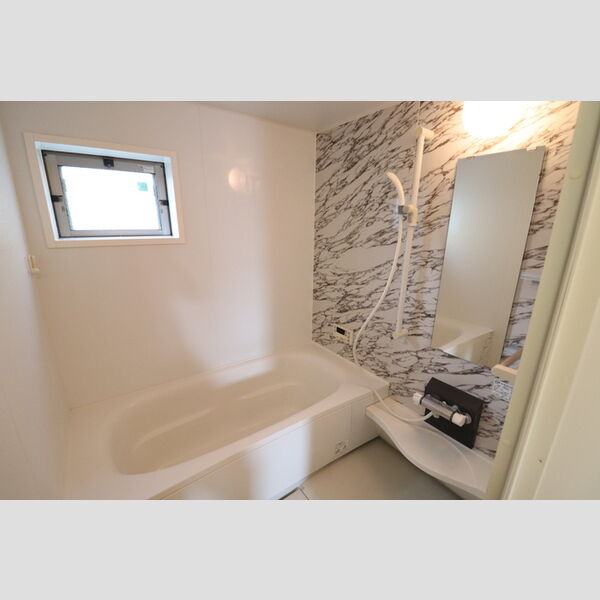 バス (102　浴室)