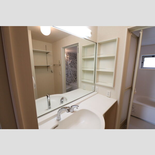 洗面所 (102　洗面所)