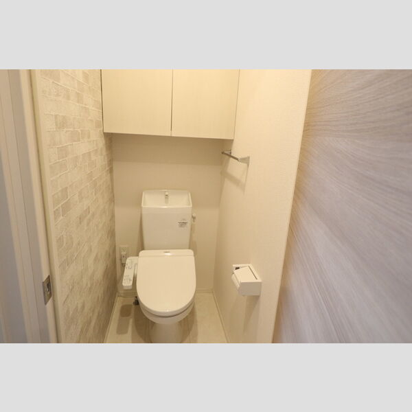 トイレ (温水洗浄暖房便座)