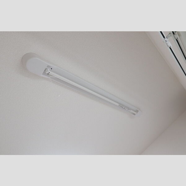 その他設備 (室内物干し)