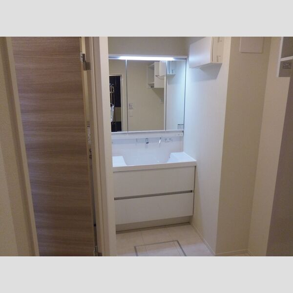 洗面所 (305　洗面所)