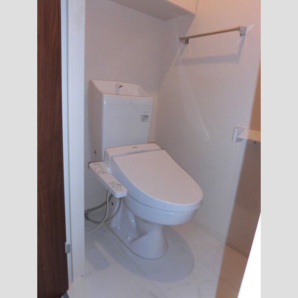 トイレ (トイレ)
