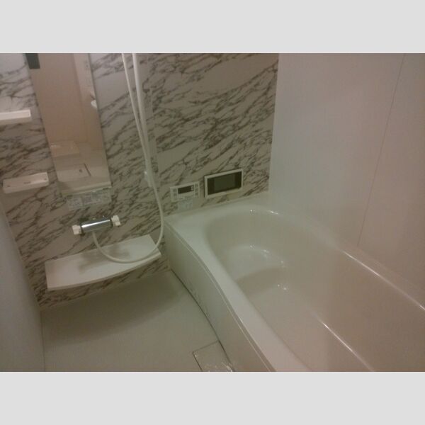 バス (205　浴室)