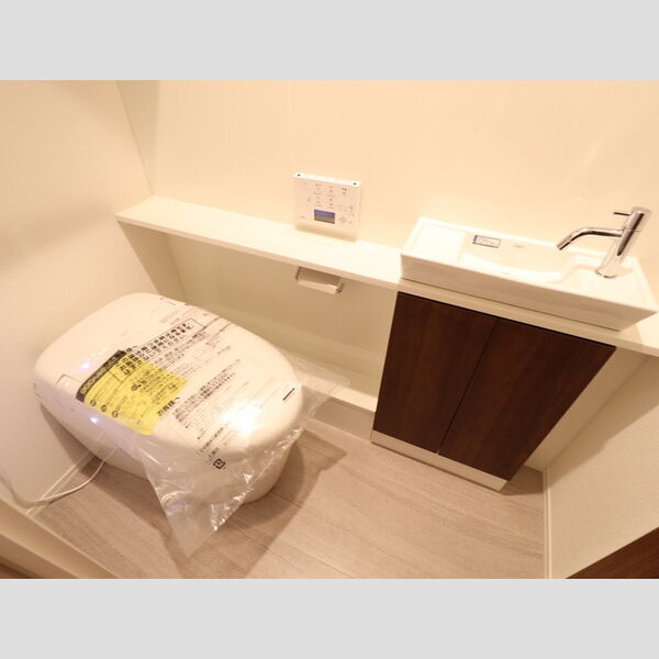 トイレ (301号室　トイレ)