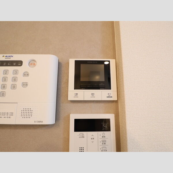 その他設備 (301号室　モニター付きインターホン)