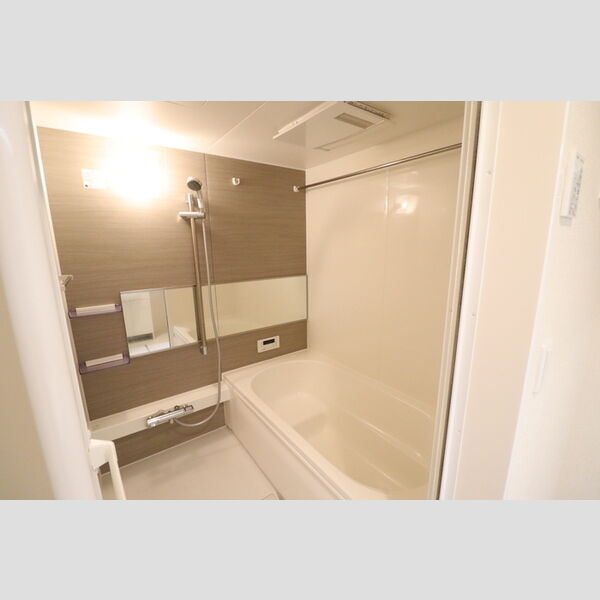 バス (202　浴室)