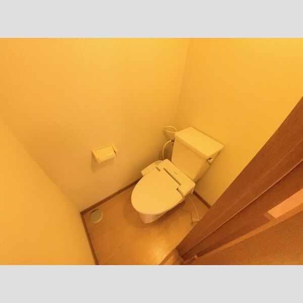 トイレ (108号　温水洗浄暖房便座)