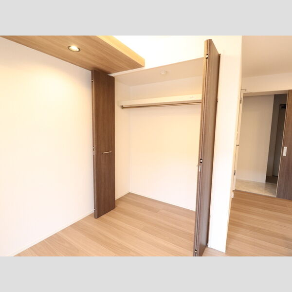 収納 (202 クローゼット)