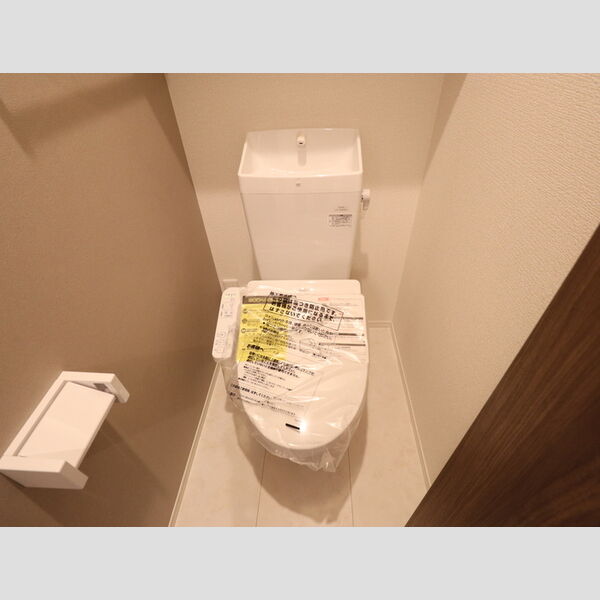 トイレ (101　温水洗浄暖房便座)