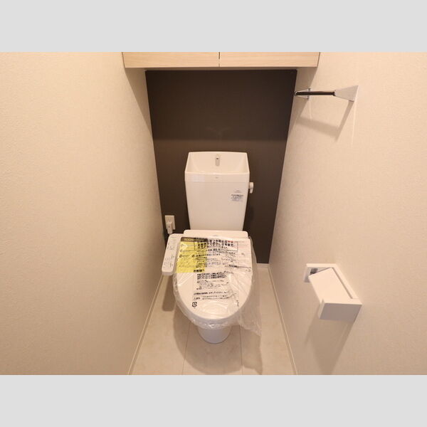 トイレ (108 温水洗浄暖房便座)