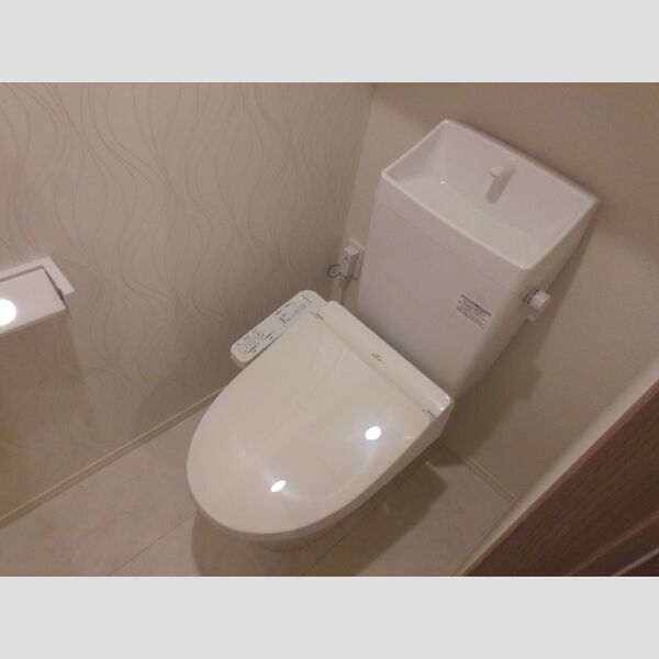 トイレ (A302　温水洗浄暖房便座)