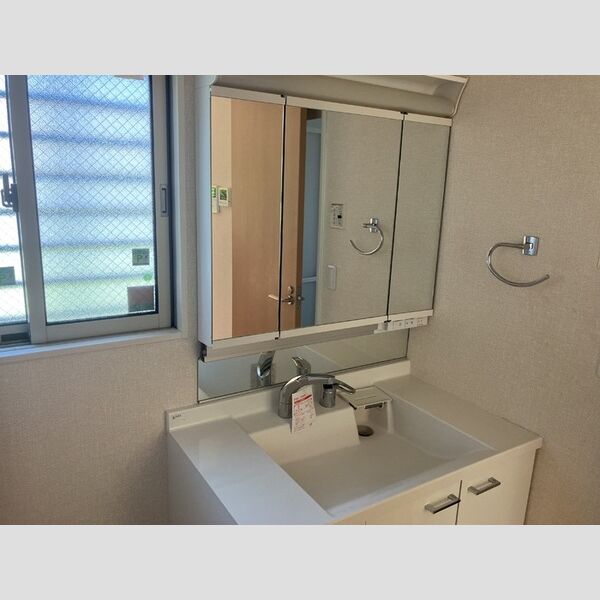 洗面所 (洗髪洗面化粧台)