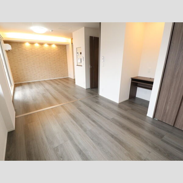 その他 (302 洋室)