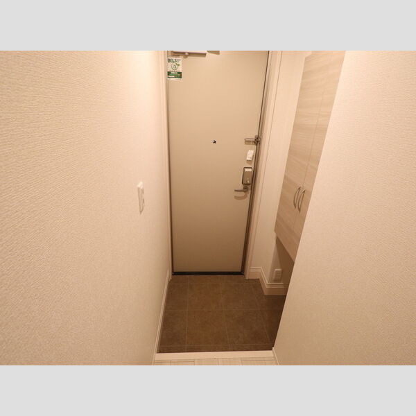 玄関 (102 玄関)