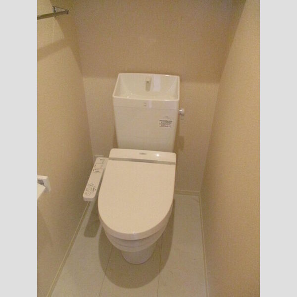 トイレ (トイレ)