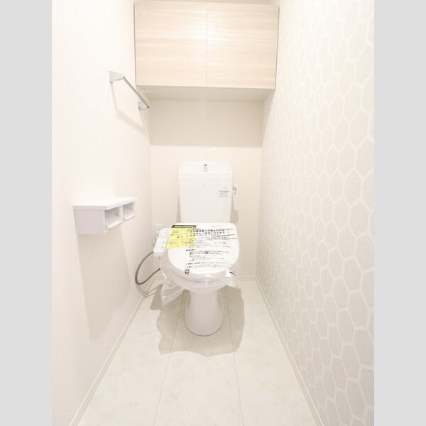 トイレ (トイレ)