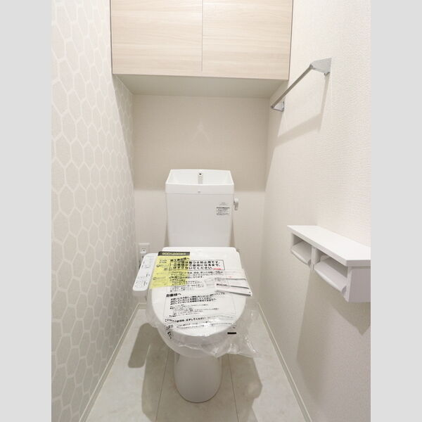 トイレ (トイレ)