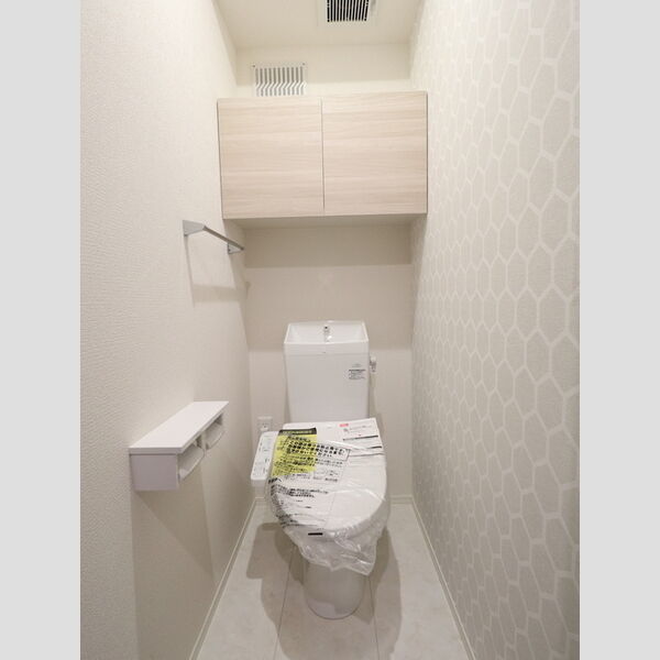 トイレ (トイレ)