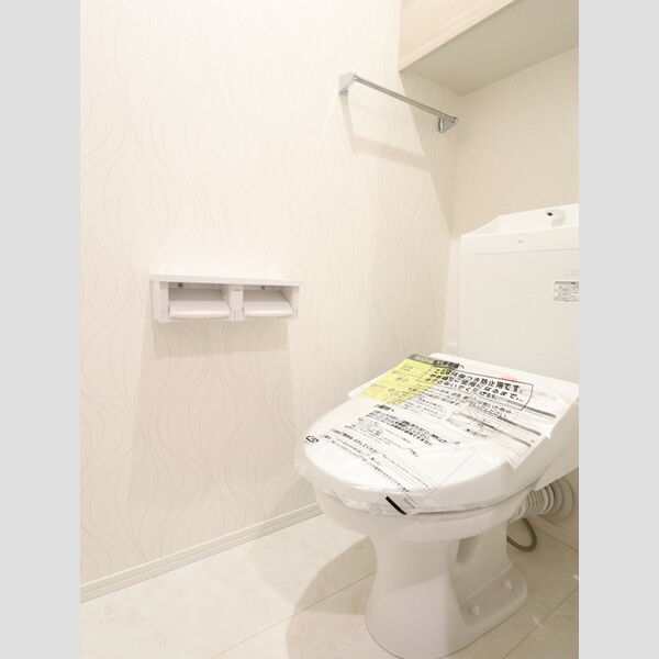 トイレ (トイレ)