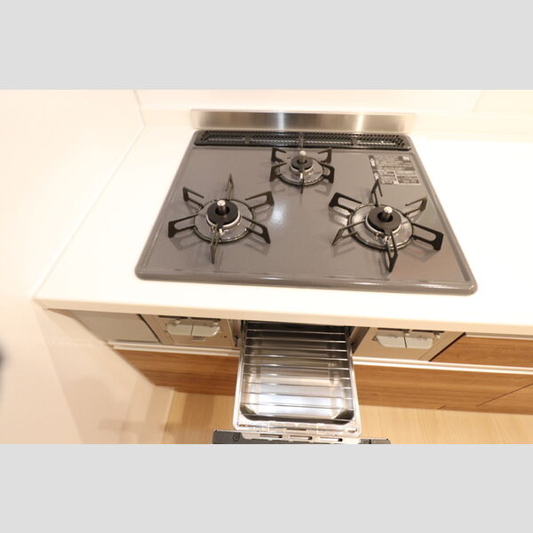 キッチン (3口ガスコンロ)