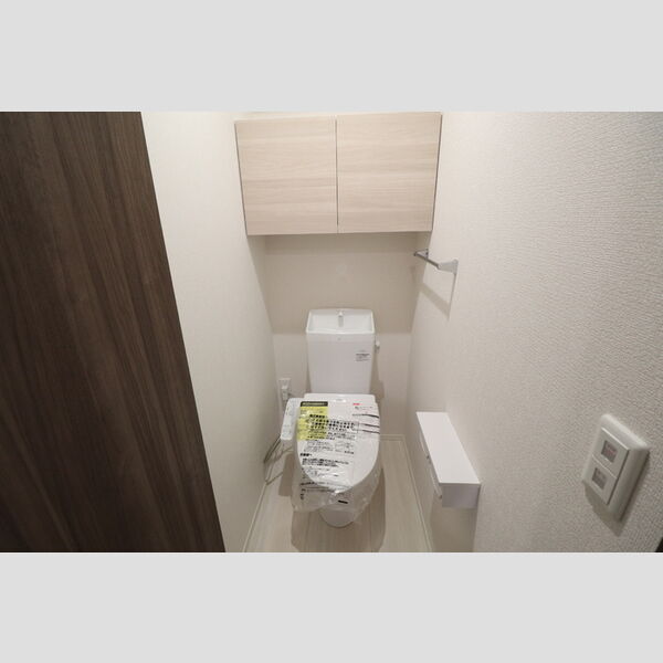 トイレ (温水洗浄暖房便座)