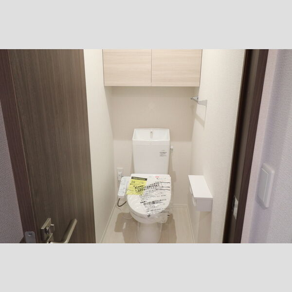 トイレ (温水洗浄暖房便座)