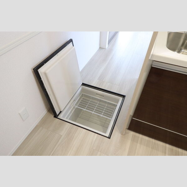 収納 (床下収納)