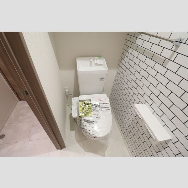 トイレ (温水洗浄暖房便座)