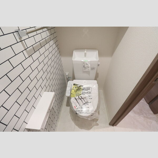 トイレ (温水洗浄暖房便座)