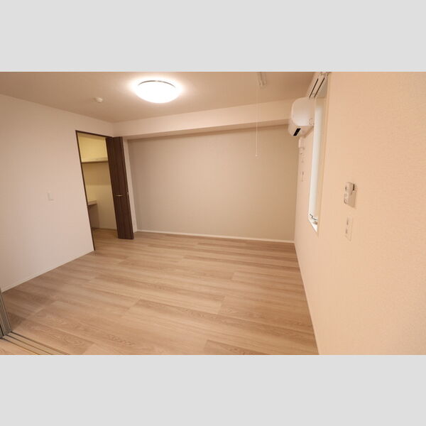 その他 (洋室①)