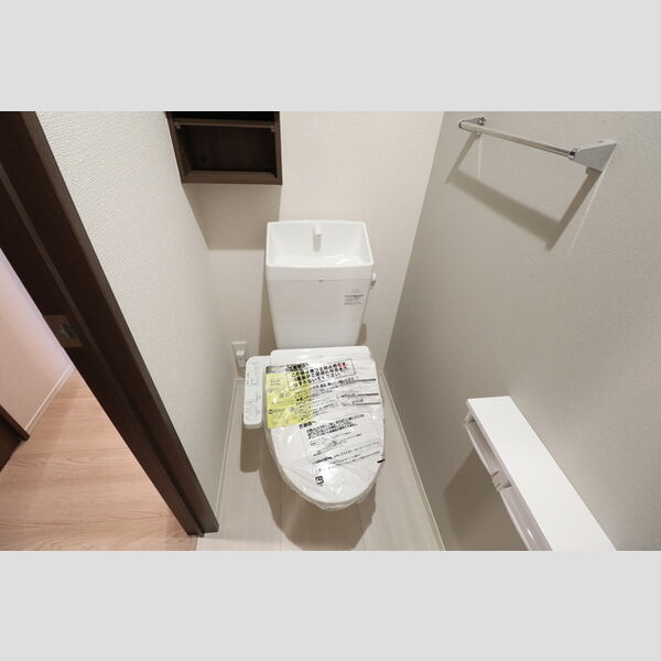 トイレ (温水洗浄暖房便座)