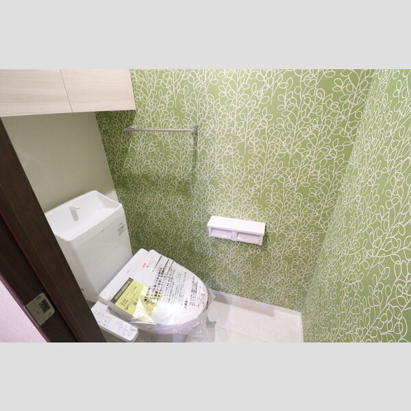 トイレ (温水洗浄暖房便座)