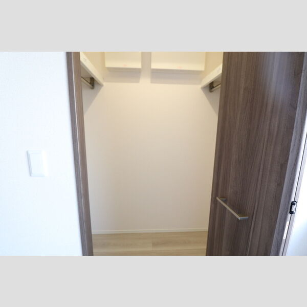 収納 (ウォークインクローゼット)