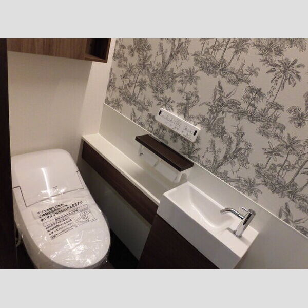 トイレ (温水洗浄暖房便座)