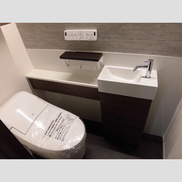 トイレ (温水洗浄暖房便座)