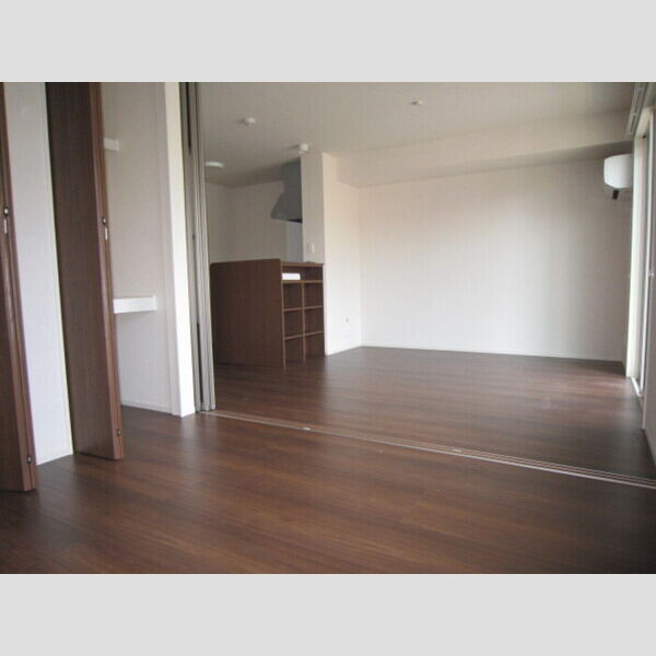 その他 (南側洋室から)