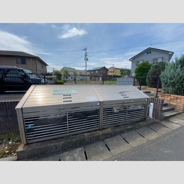 現地周辺 (ゴミ置き場)