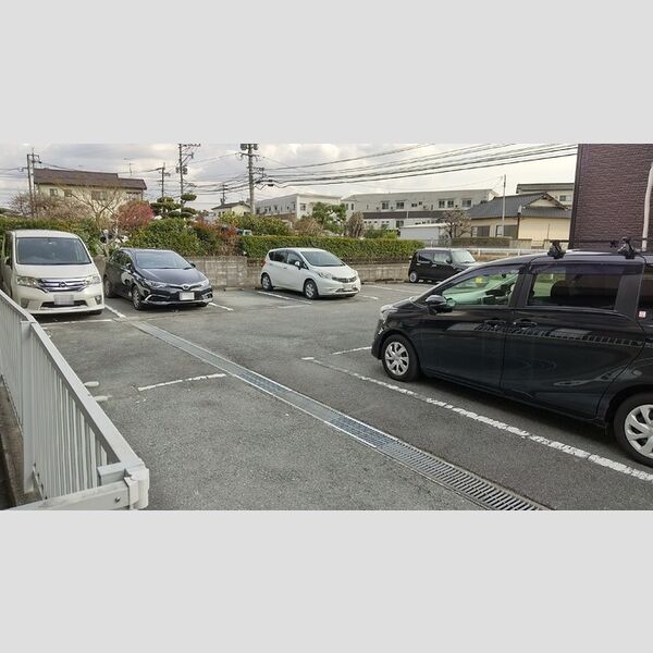 駐車場 (駐車場)