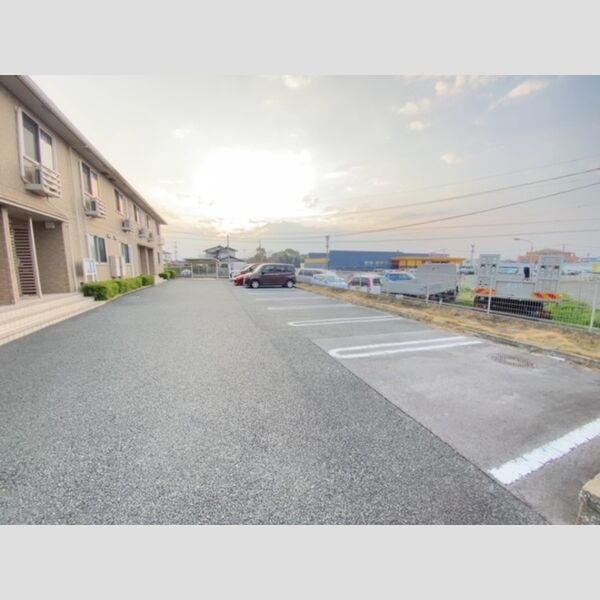 駐車場 (敷地内駐車場)