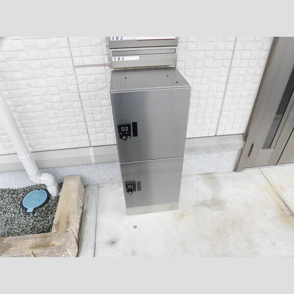 現地周辺 (宅配ボックス、利用できます。)