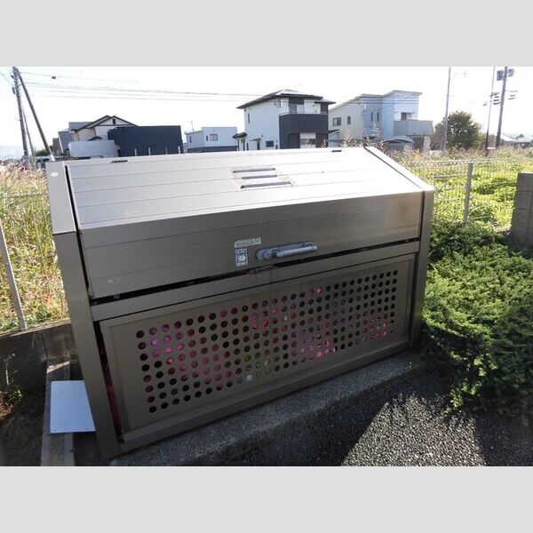 現地周辺 (ゴミ置き場)