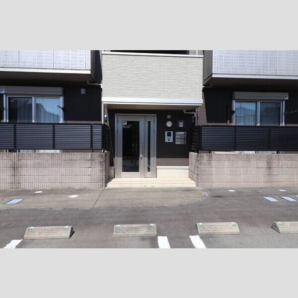 エントランス (エントランス)