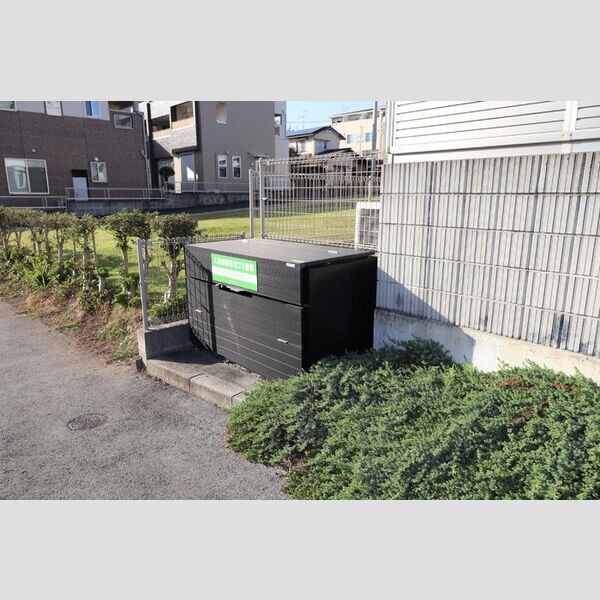 現地周辺 (ゴミ置き場)